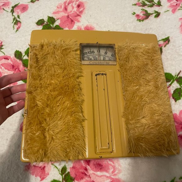 1960s furry yellow Counselor bathroom weight scale! - Picture 6 of 8
